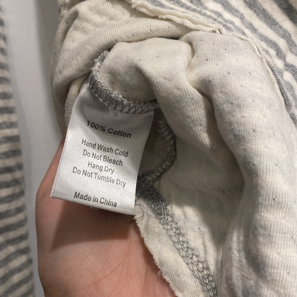 Mod Ref Grey Striped Top - Picture 4 of 4